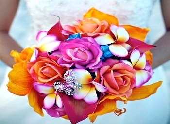 Beautiful Silk Flowers For Unforgettable Wedding Plumeria Bouquets